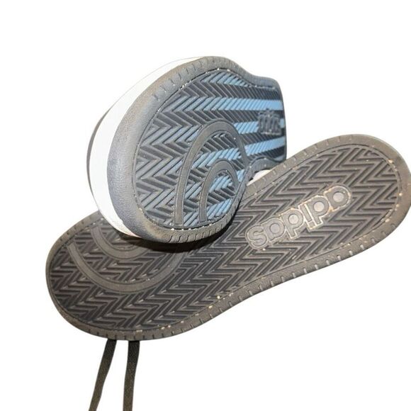 Adidas hoops low men's black /white. Sneakers size men’s 8 Shoes footwear - Picture 7 of 8